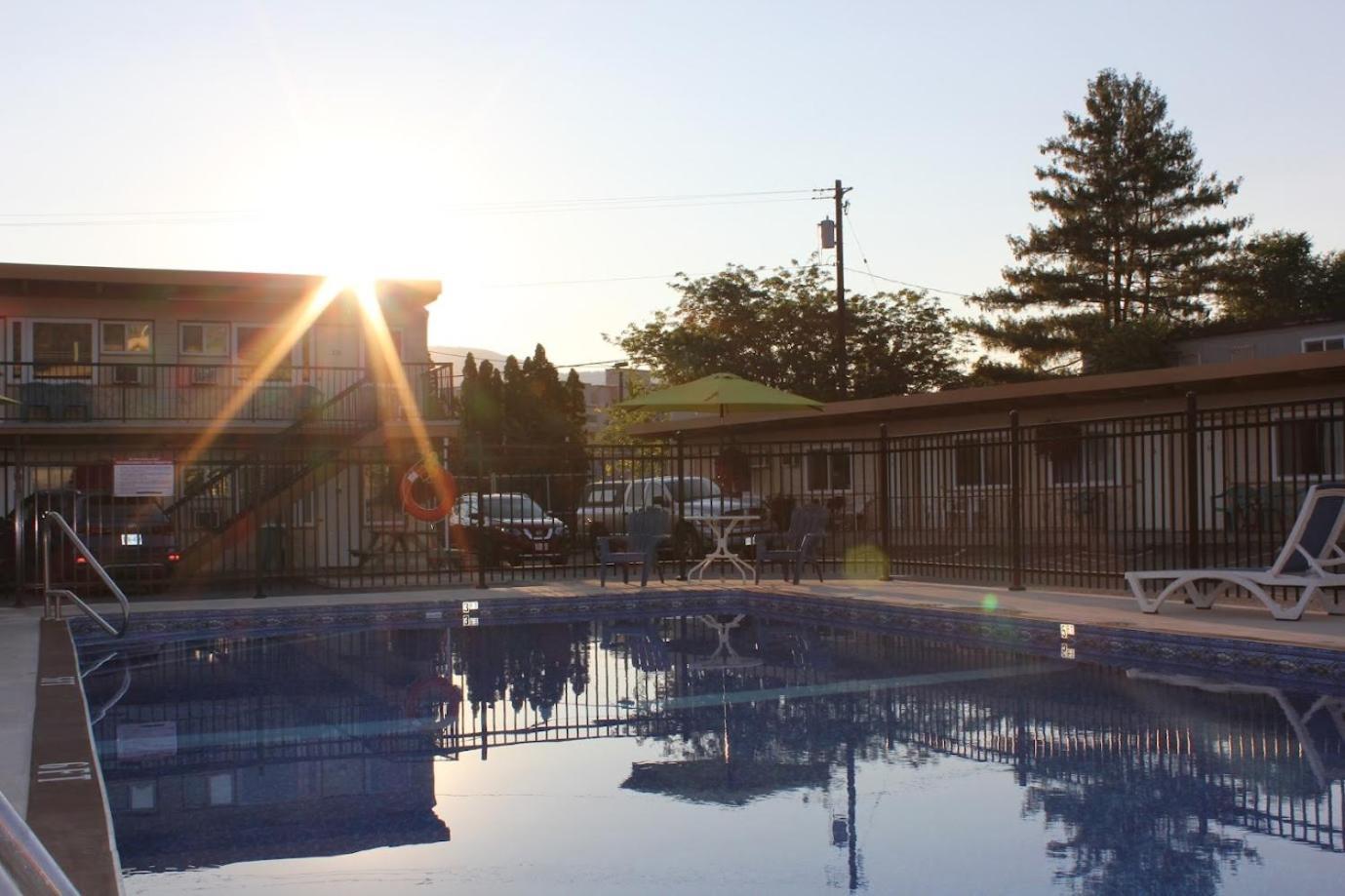 Flamingo Motel Penticton Eksteriør billede